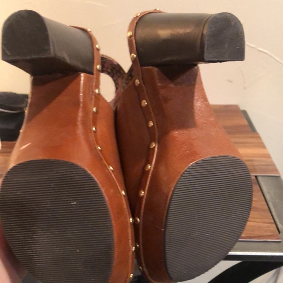 Unlisted leather look studded sandals. Size 8.5 - Picture 4 of 5